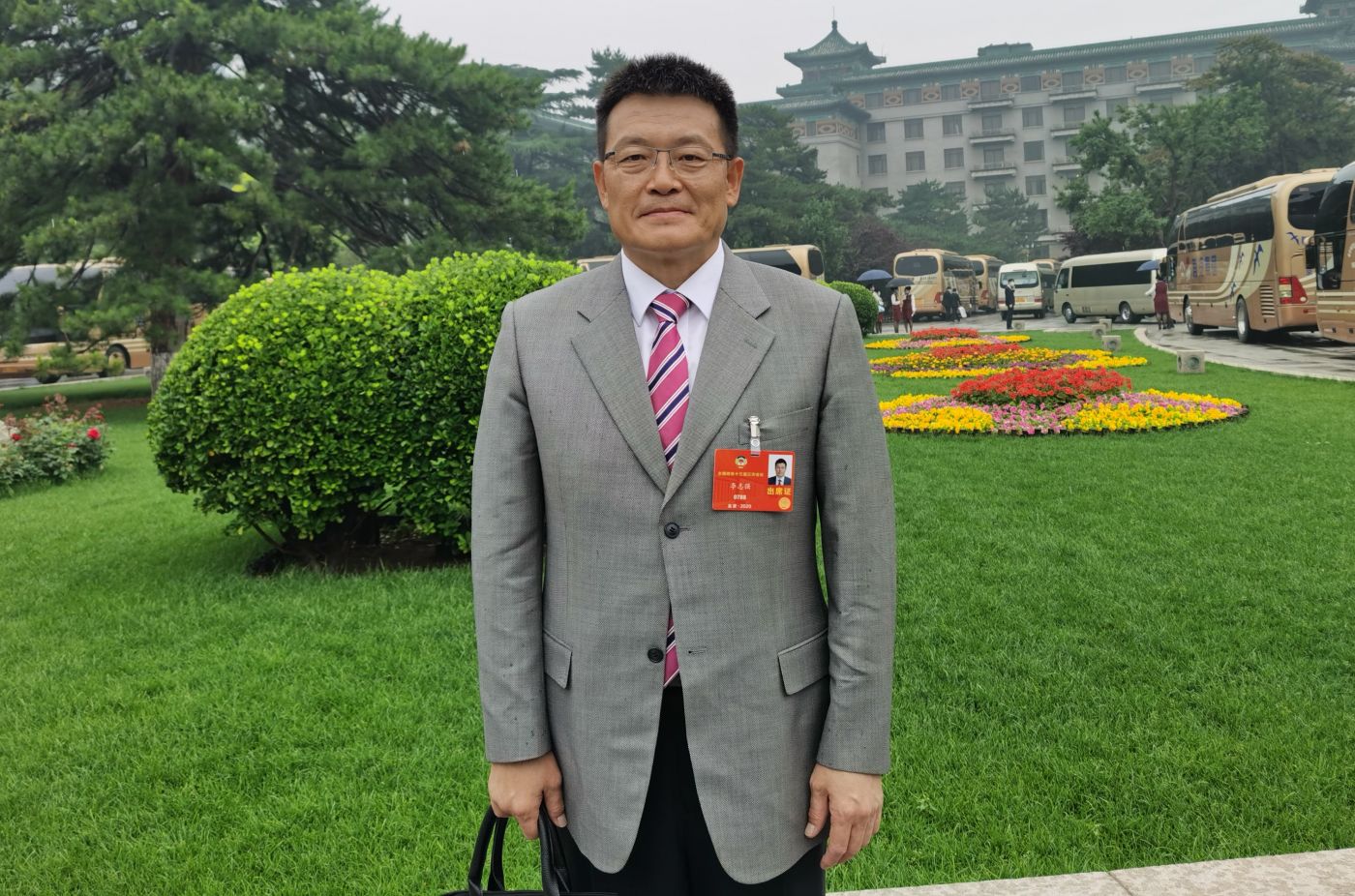 6.全國政協(xié)委員、航空工業(yè)制造院院長、黨委副書記李志強