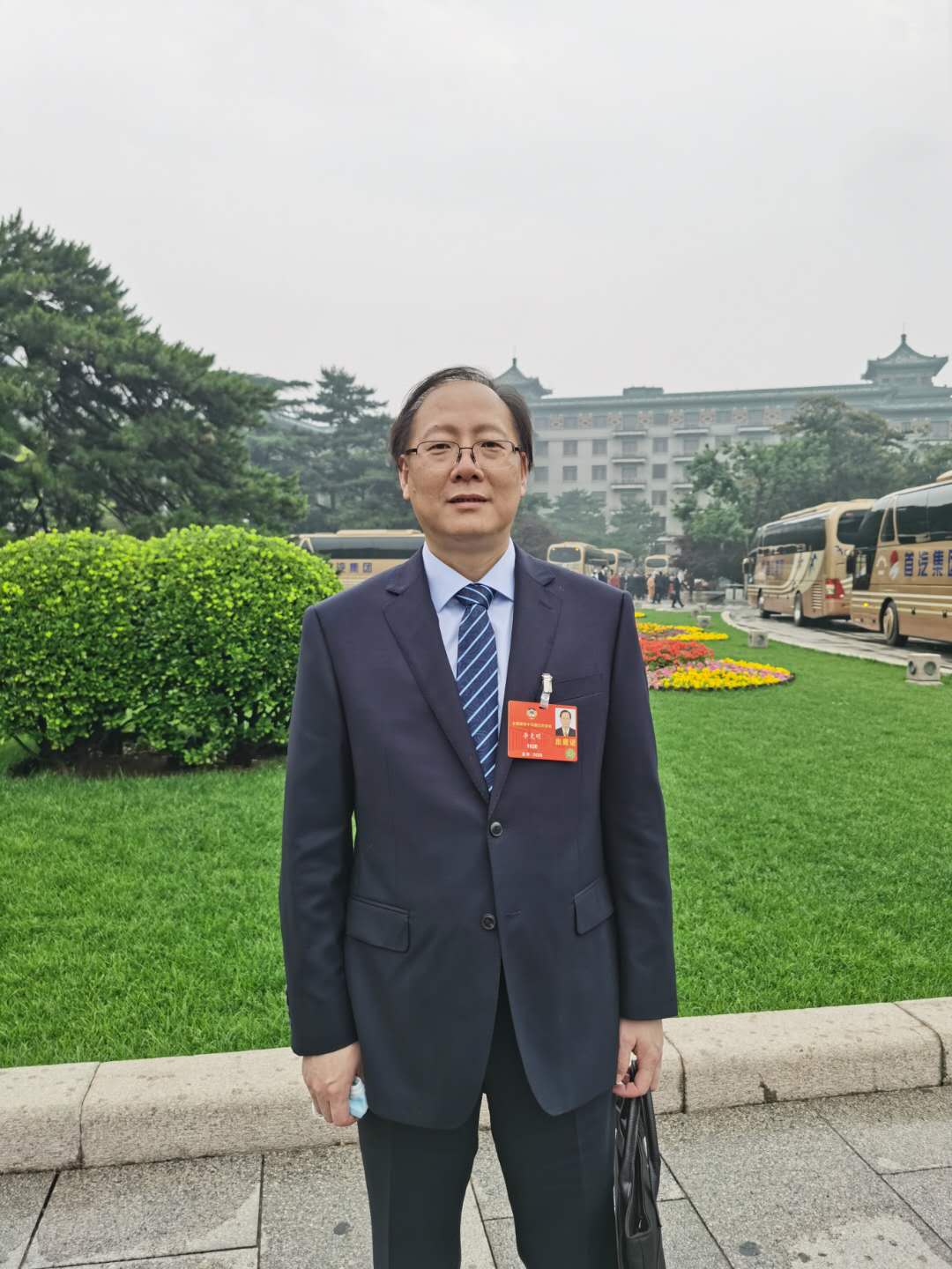 7.全國政協(xié)委員、航空工業(yè)沈飛副總經(jīng)理、總工程師李克明