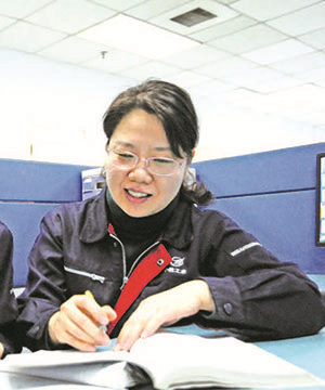 自主創(chuàng)新的航門女將——記航空工業(yè)導(dǎo)彈院總體所首席專家章惠君 自主創(chuàng)新的航門女將——記航空工業(yè)導(dǎo)彈院總體所首席專家章惠君