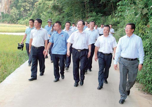 徐福順到航空工業(yè) 定點扶貧縣開展調研